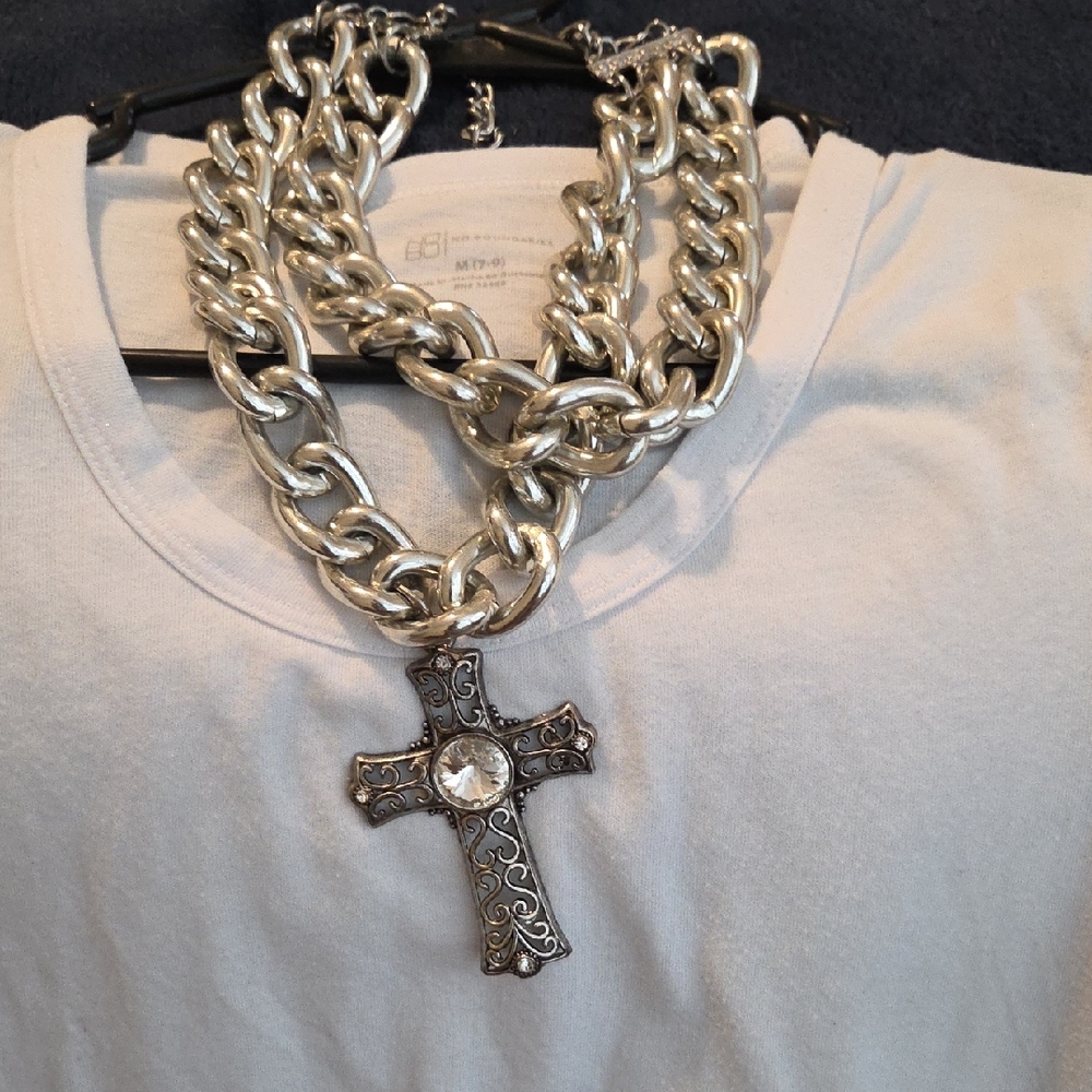 Chunky Silver Chain Necklace with Cross Pendant w/Earrings